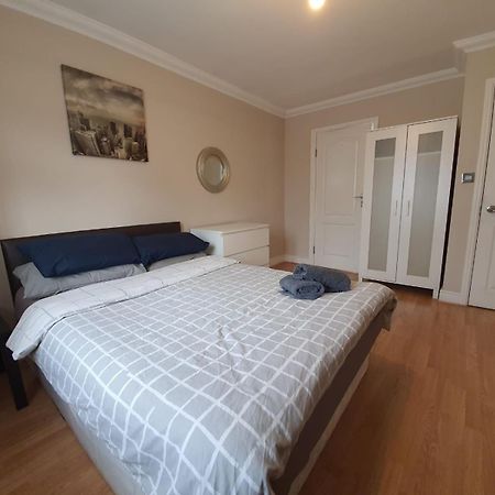 Eastwood Rooms Goodmayes Exteriör bild