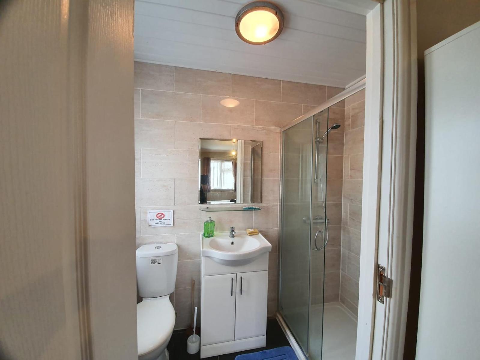 Eastwood Rooms Goodmayes Exteriör bild